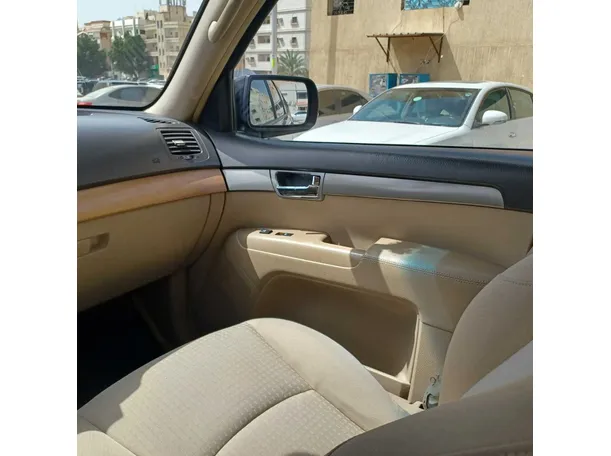 Car image 23