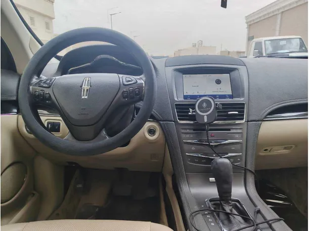 Car image 21