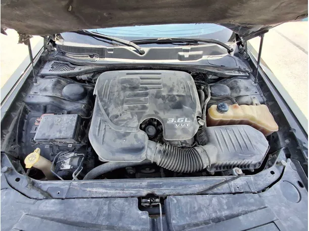 Car image 18