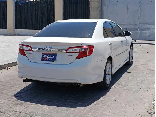 Car image 5