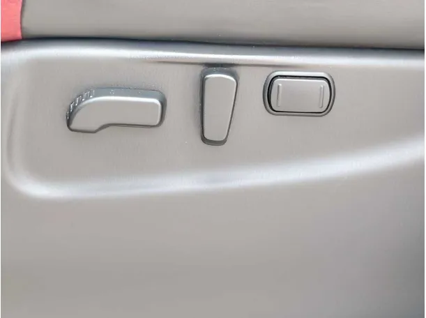 Car image 37