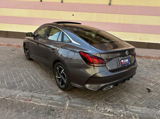 Car image 7