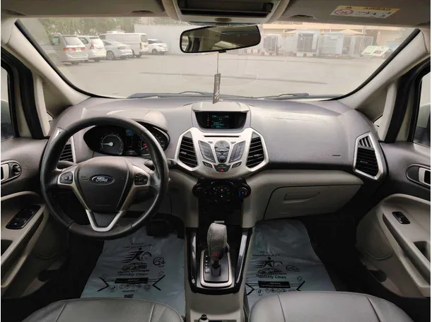Car image 17
