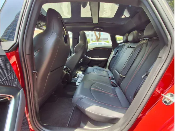 Car image 13