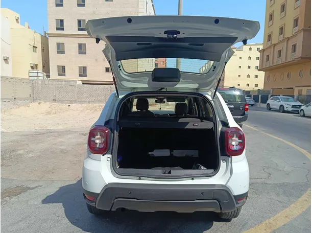 Car image 25