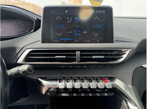 Car image 19