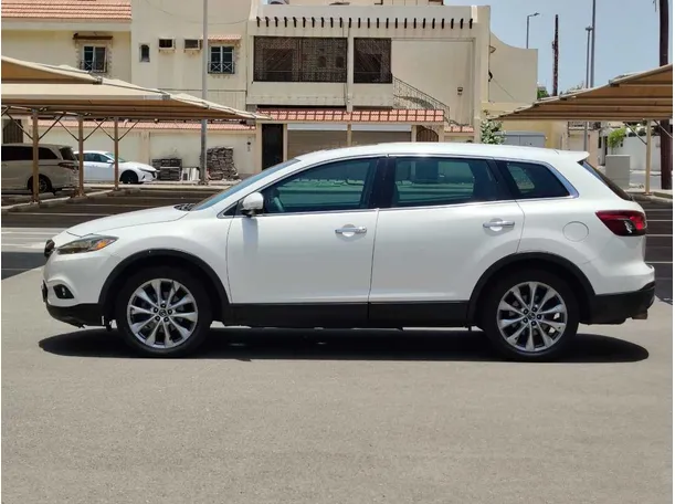 Car image 8