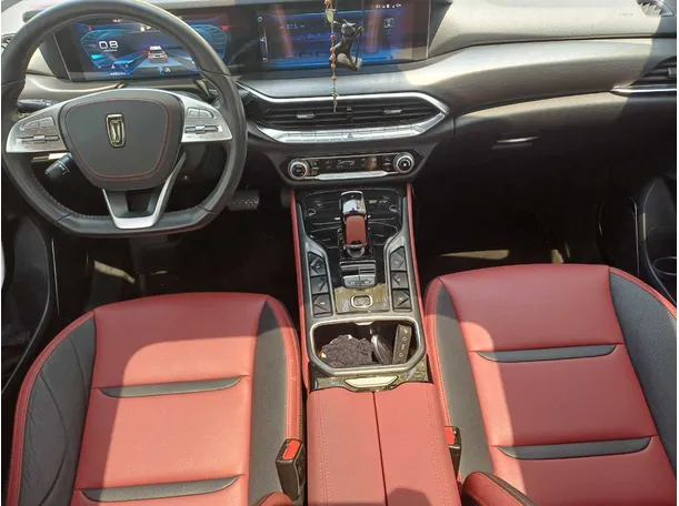 Car image 15