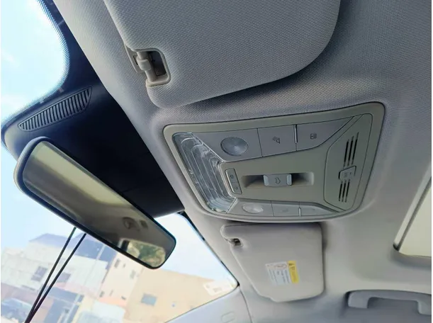 Car image 24