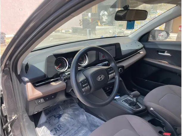 Car image 11