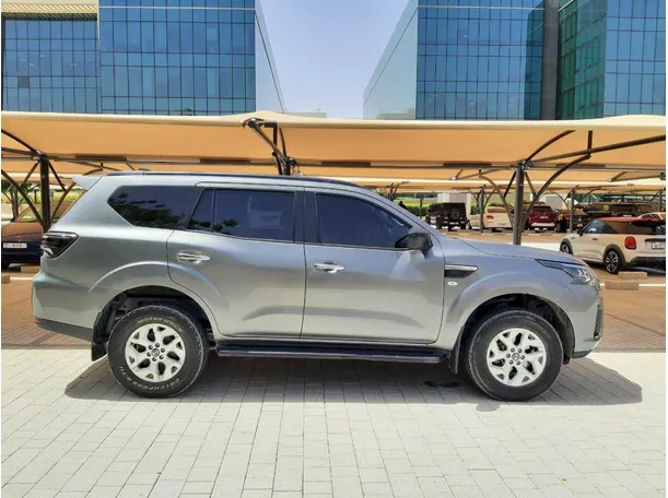 Car image 8