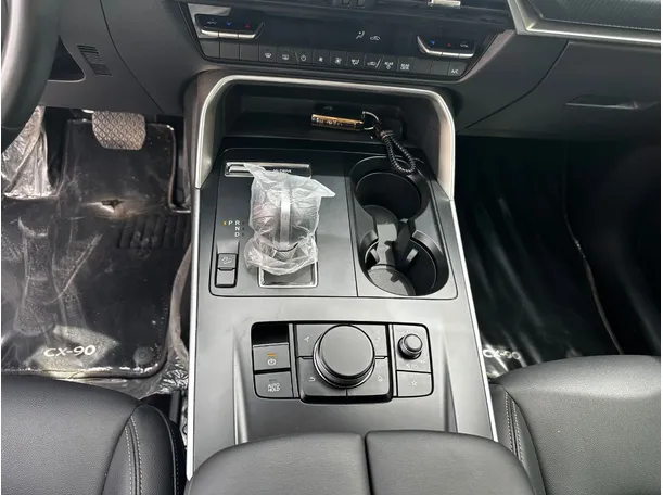 Car image 18