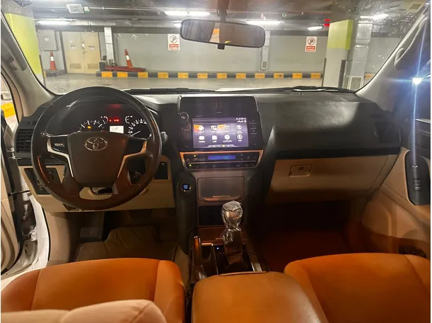Car image 16