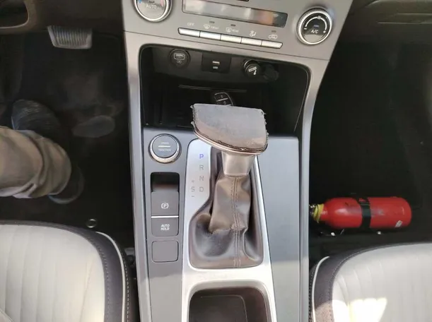 Car image 28
