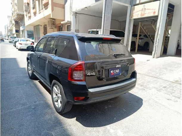Car image 7