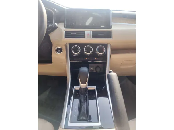 Car image 26