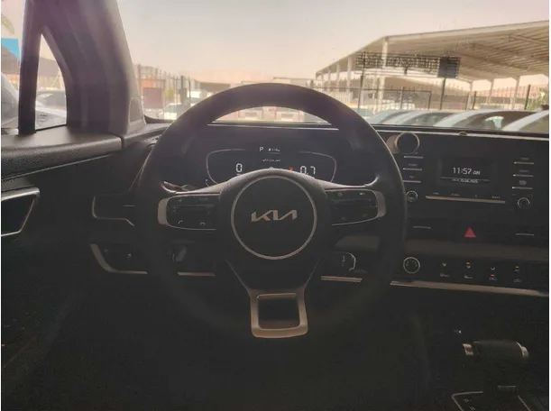 Car image 24