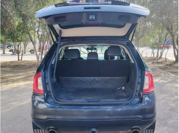 Car image 24