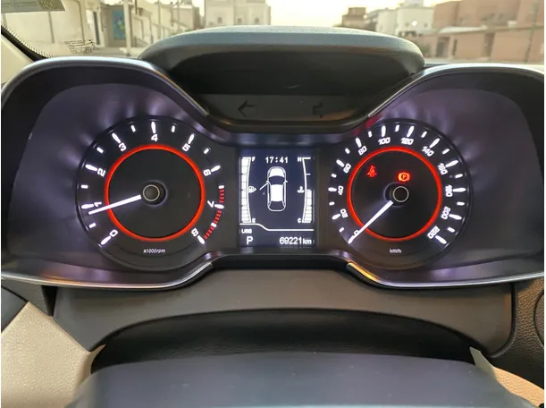 Car image 17