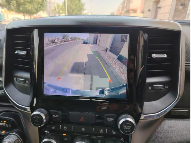 Car image 26
