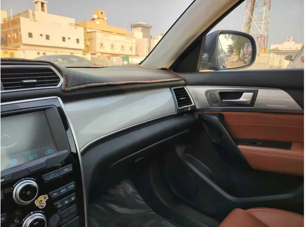 Car image 23