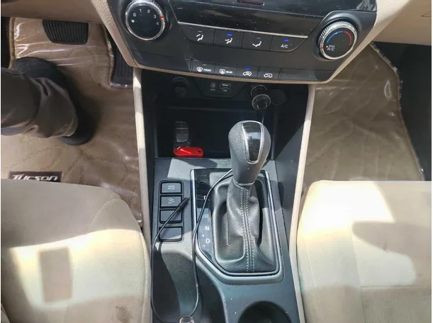 Car image 29