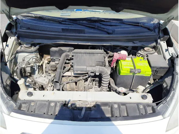 Car image 19
