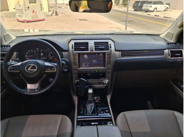 Car image 16