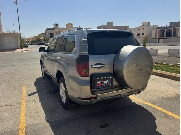 Car image 7