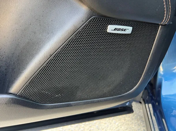Car image 26
