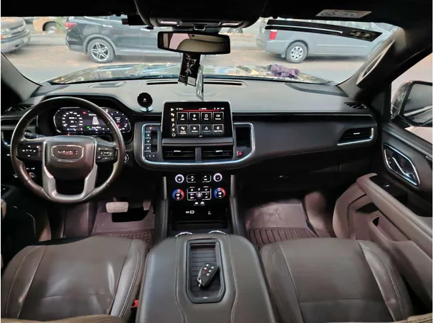 Car image 17