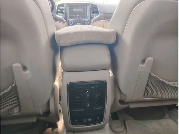 Car image 28
