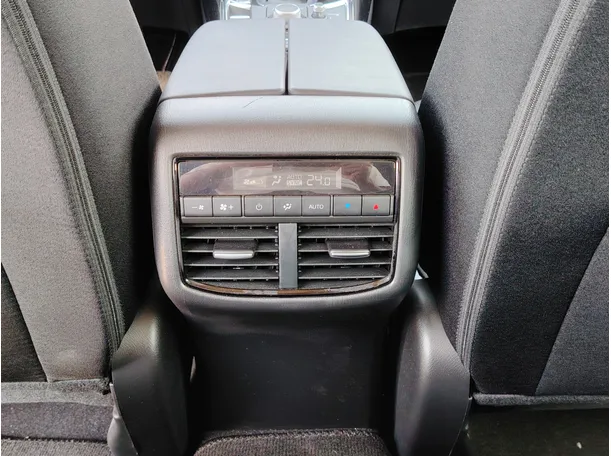 Car image 31