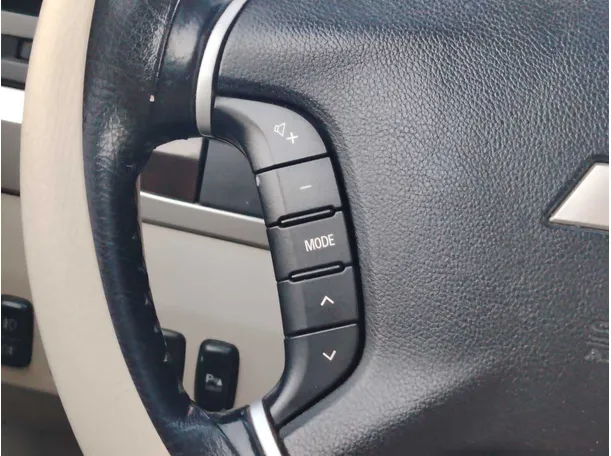 Car image 28