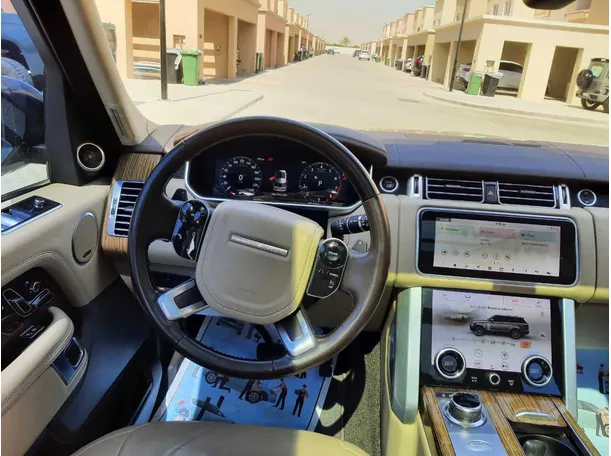 Car image 17
