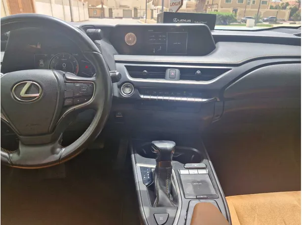 Car image 17