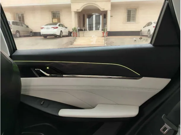 Car image 36