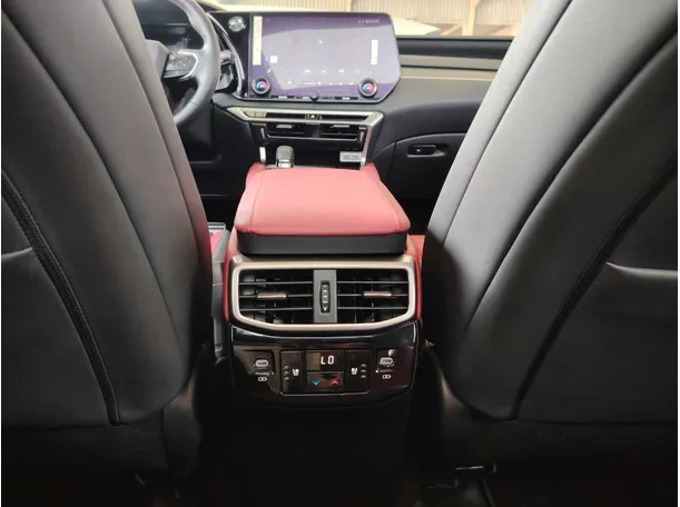 Car image 35