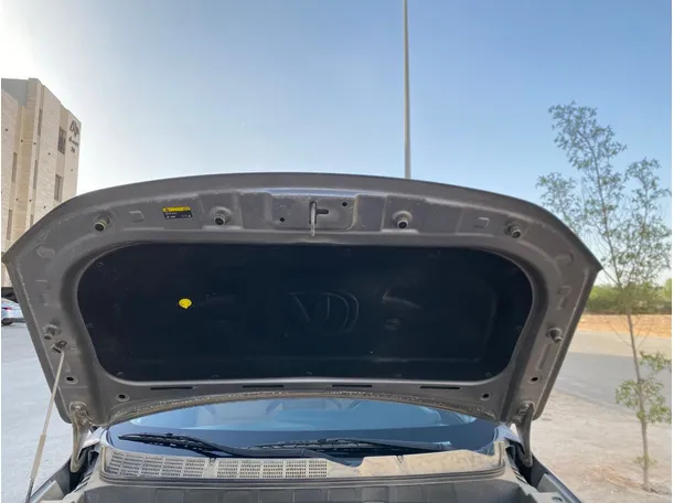 Car image 27