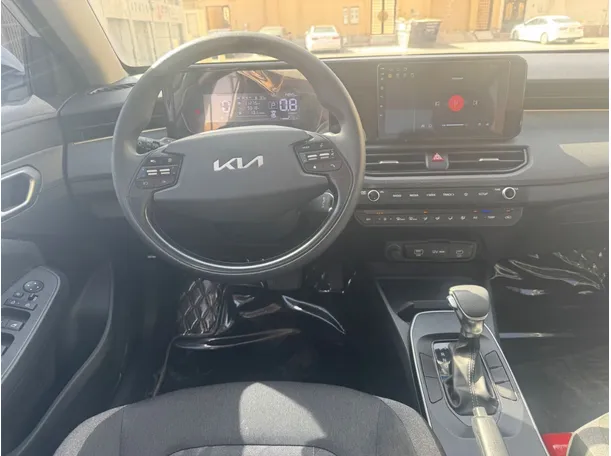 Car image 17
