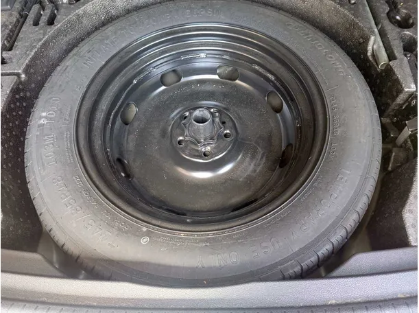 Car image 33