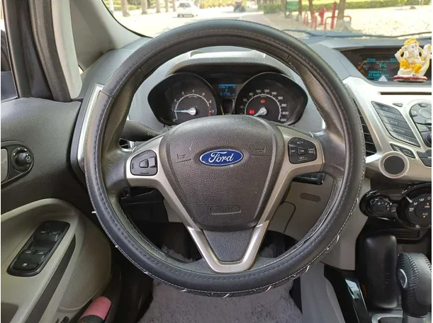 Car image 14