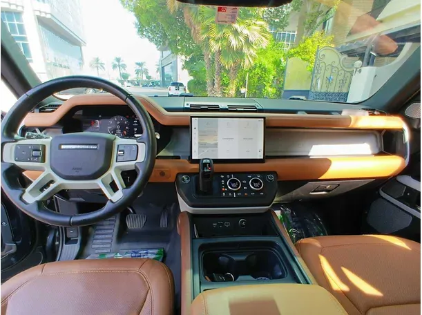 Car image 15