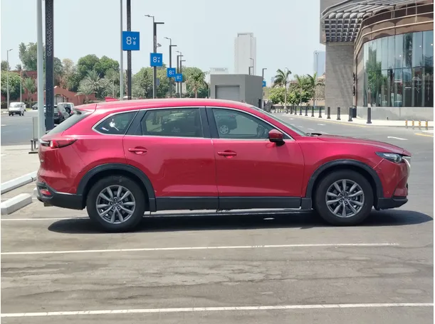 Car image 4