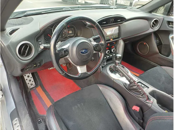 Car image 11