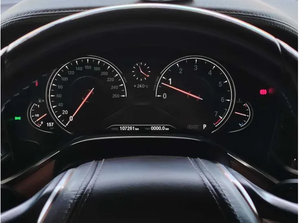 Car image 24