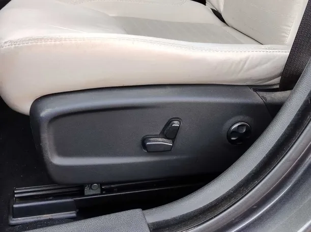 Car image 31