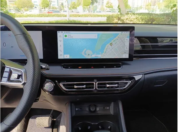 Car image 16