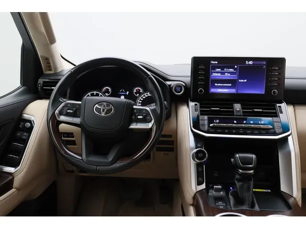 Car image 15