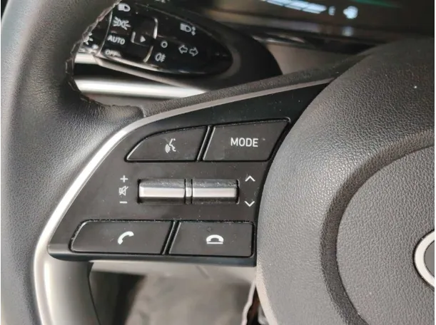 Car image 28